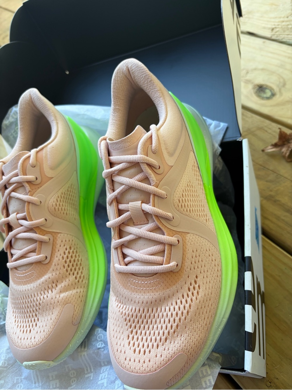 NIB Lululemon size 7 Breathable Pink & Neon Green Women's Running Sneakers - Picture 5 of 10